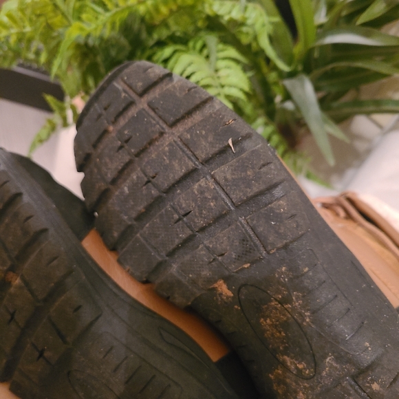 *SOLD* Snow Boots - Picture 7 of 7